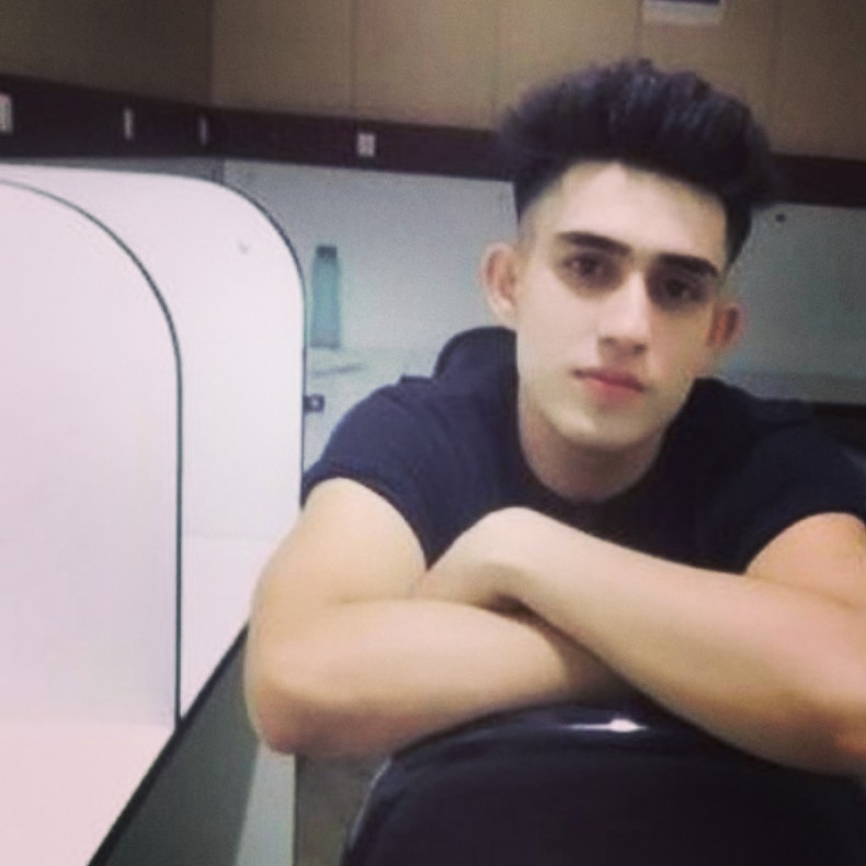 An excuistie person to look atβΊοΈ An excuistie person to look atβΊοΈ